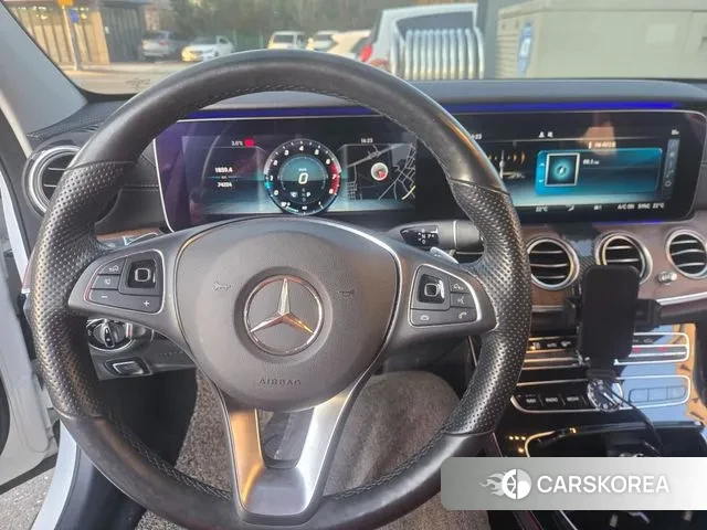 Mercedes-Benz E-Class W213 2018 Белый из Кореи, фото 6