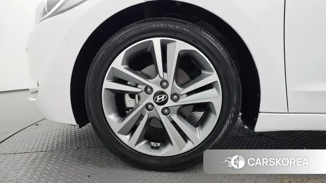 Hyundai Avante AD id 3076864 из Кореи 15