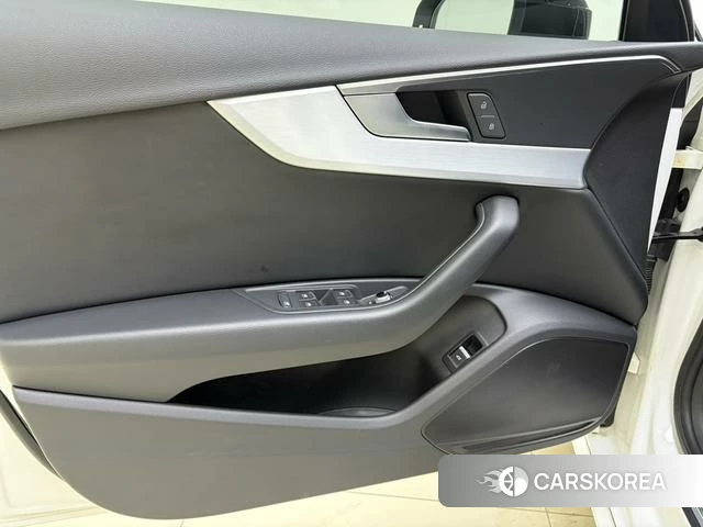 Audi A4L id 4217465 из Китая 15