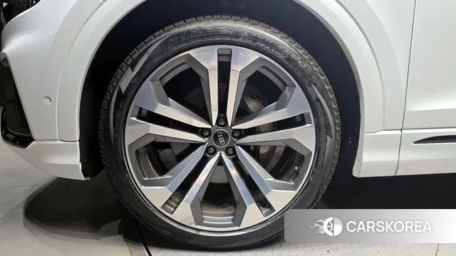 Audi Q8 (4M) id 2983983 из Кореи 15