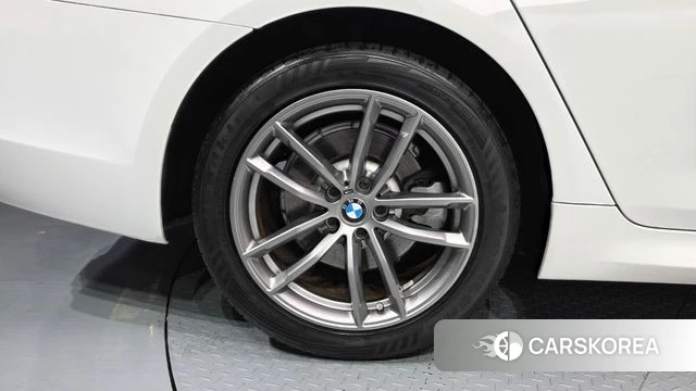 BMW 5 Series (G30) id 3853811 из Кореи 15