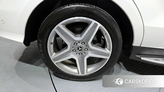 Mercedes-Benz GLE - Class W166 id 3942882 из Кореи 15