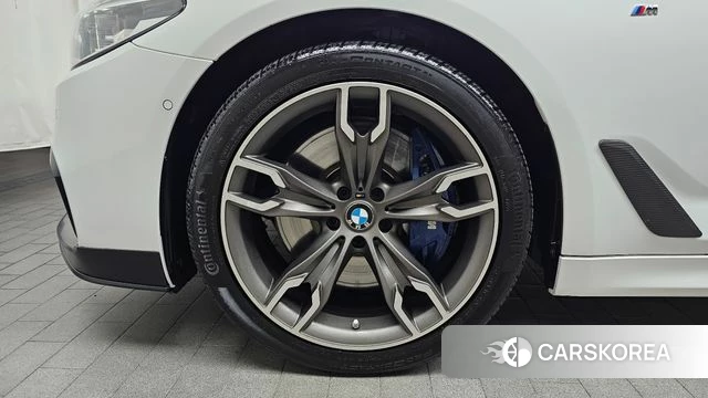 BMW 5 Series (G30) id 3942252 из Кореи 15