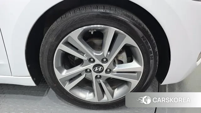 Hyundai Avante AD id 3469881 из Кореи 15