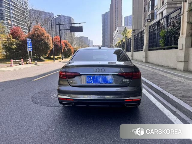 Audi A4L 2022 Темно-серый из Китая, фото 5