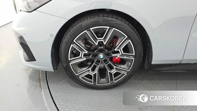 BMW 5 Series (G60) id 4870543 из Кореи 15