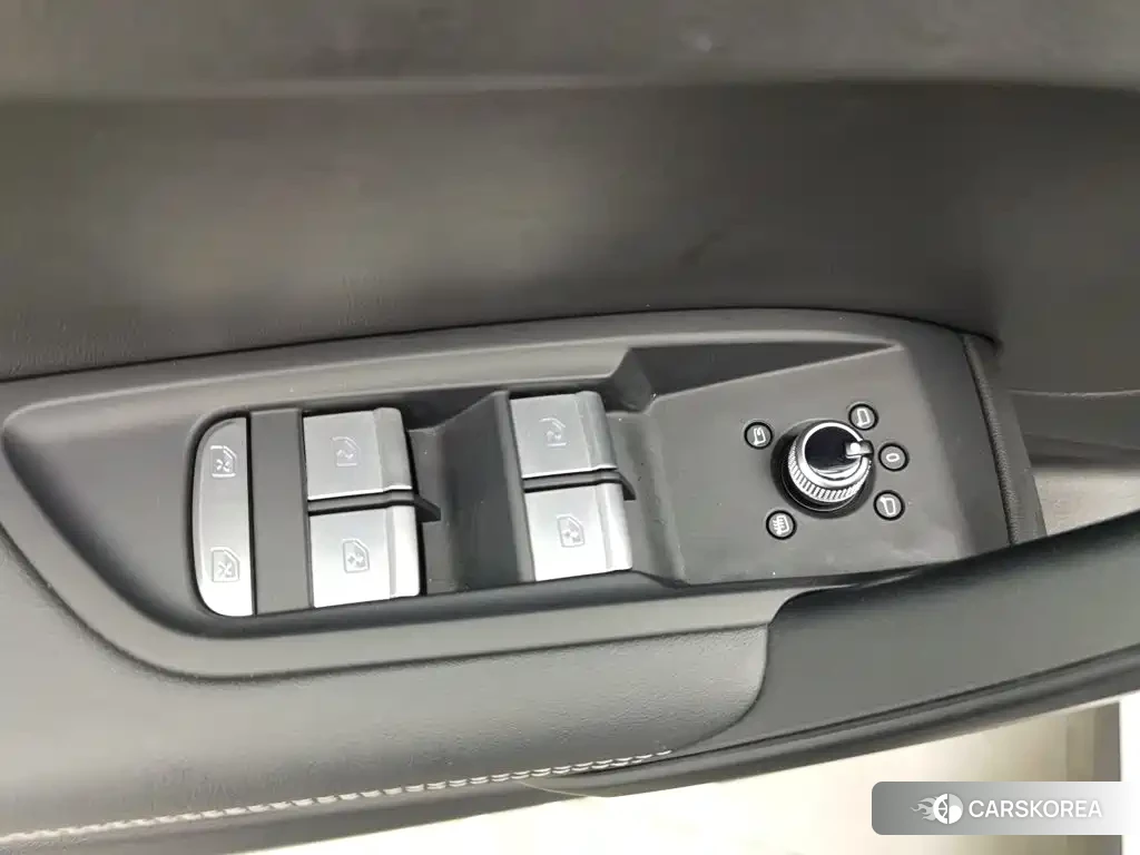 Audi Q5L id 4601879 из Китая 19