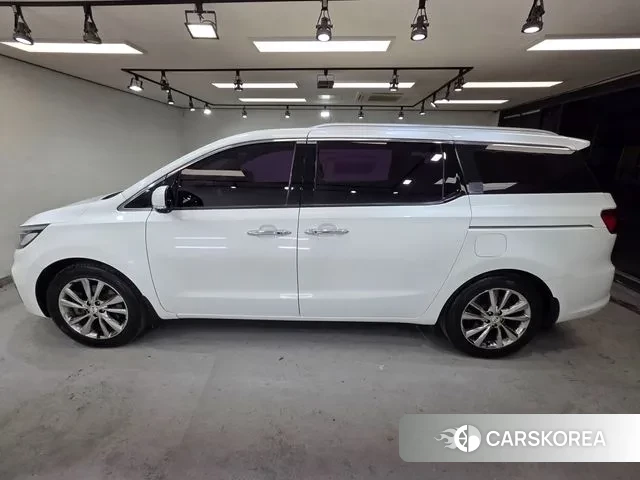 Kia The New Carnival id 3489802 из Кореи 15