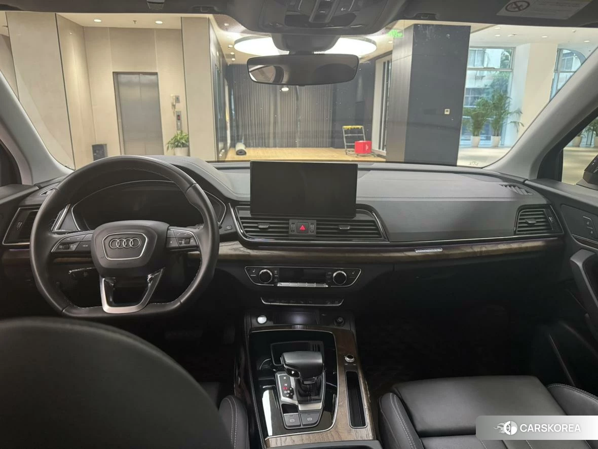 Audi Q5L 2021 Черный из Китая, фото 5