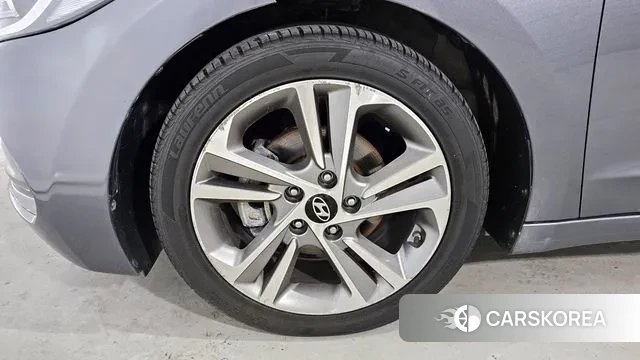 Hyundai Avante AD id 3009375 из Кореи 15