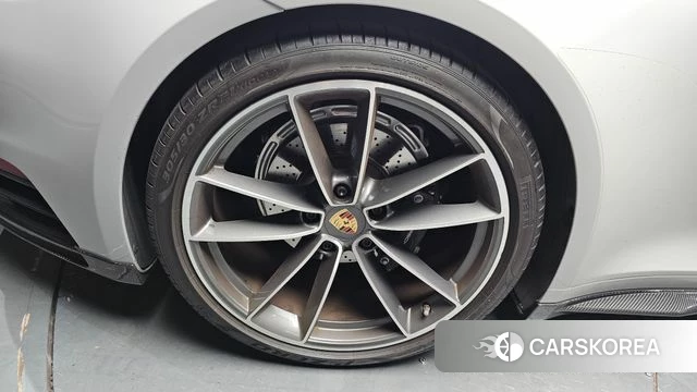 Porsche 911(992) id 4872312 из Кореи 15
