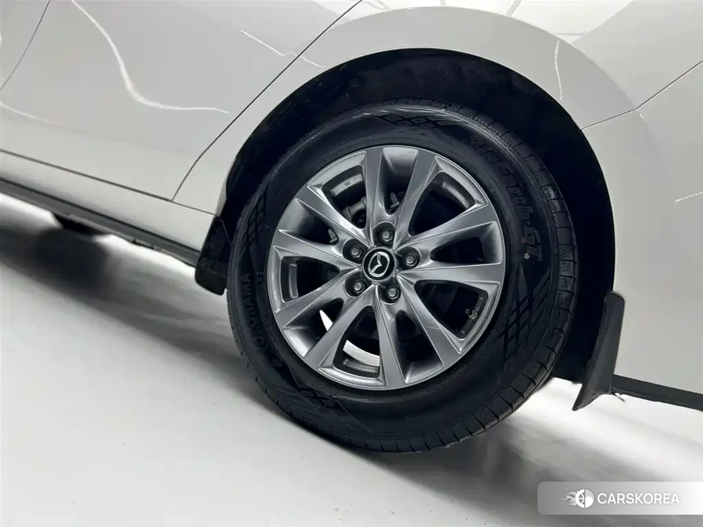 Mazda 3 id 4577616 из Китая 19