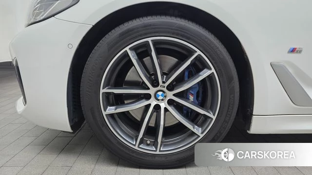 BMW 5 Series (G30) id 3851655 из Кореи 15