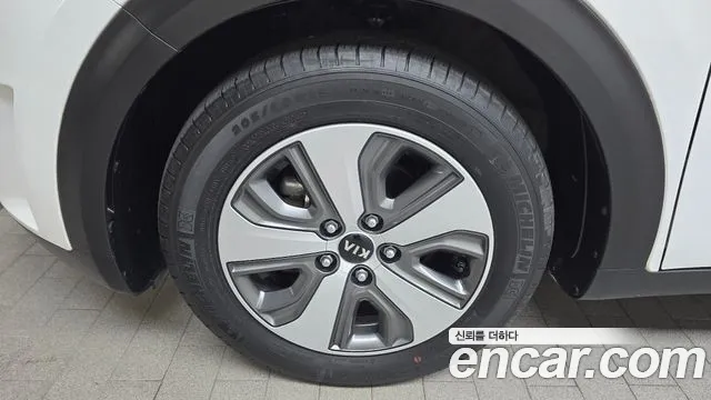 Kia Niro id 2808384 из Кореи 15