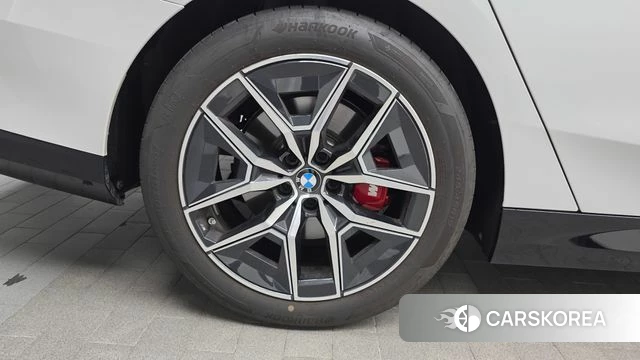 BMW 5 Series (G60) id 4387738 из Кореи 15