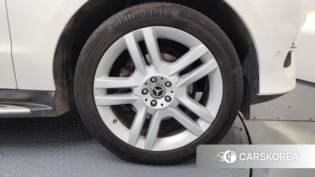 Mercedes-Benz GLE - Class W166 id 3330629 из Кореи 15