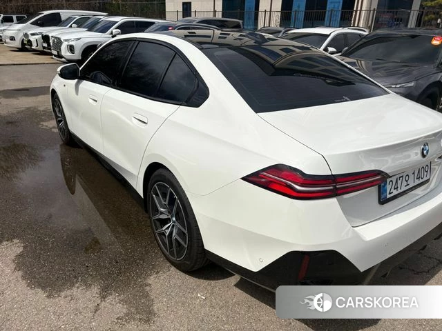 BMW 5 Series (G60) id 3863870 из Кореи 7