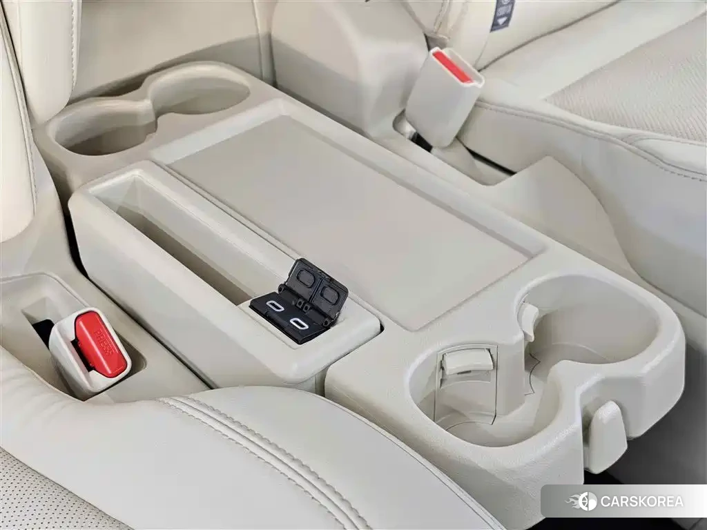 Toyota Sienna id 4546375 из Китая 32