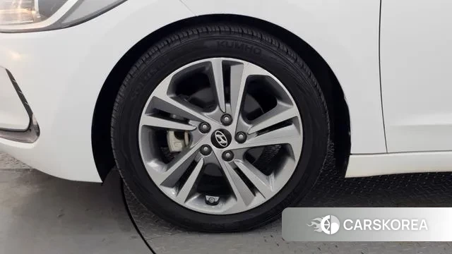 Hyundai Avante AD id 3742683 из Кореи 15