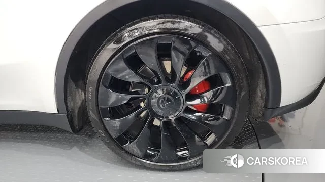 Tesla Model Y id 3328951 из Кореи 15