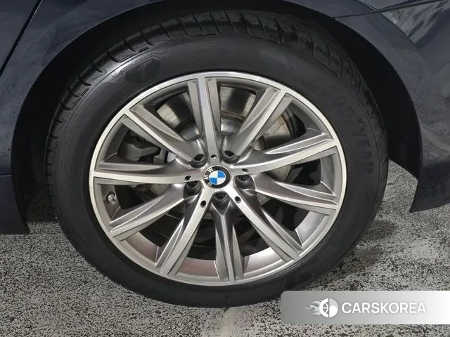 BMW 5 Series (G30) id 3018619 из Кореи 15