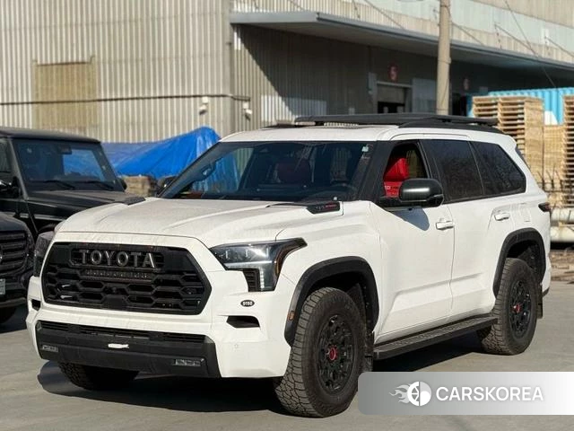 Toyota Sequoia 2025 Белый из Китая, фото 5