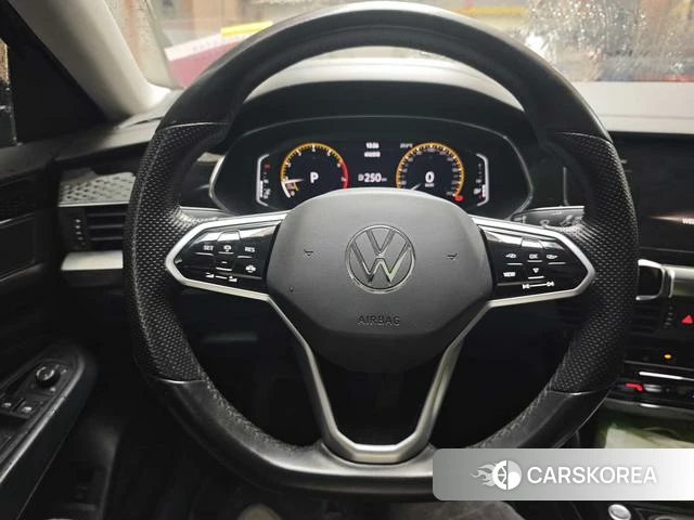 Volkswagen Passat id 4279309 из Китая 12
