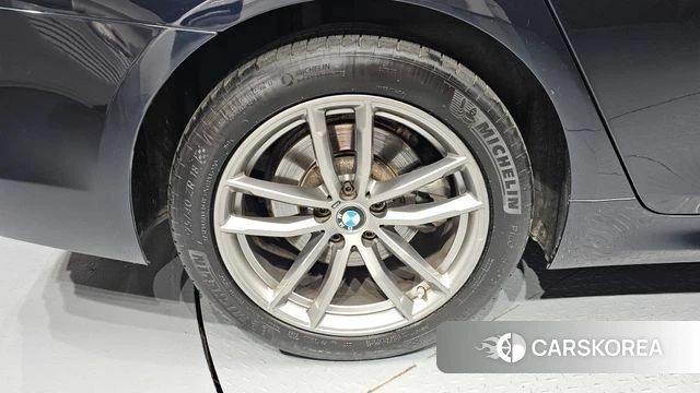 BMW 5 Series (G30) id 4574527 из Кореи 26