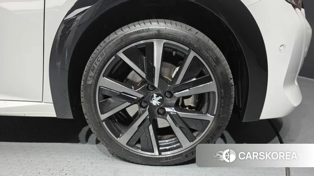 Peugeot e-208 second Generation id 3883270 из Кореи 15