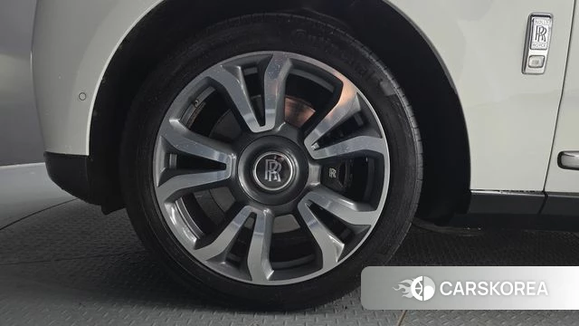 Rolls-Royce Cullinan id 4350983 из Кореи 31
