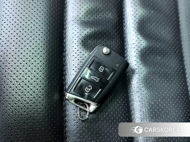 Volkswagen Tourang id 4215744 из Китая 15