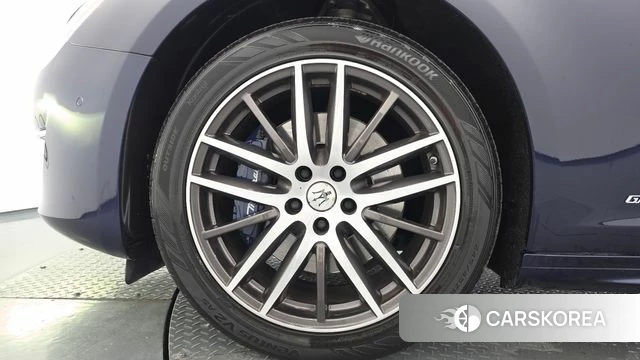 Maserati Ghibli id 4775172 из Кореи 30