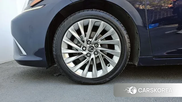 Lexus ES300h 7th generation id 3385012 из Кореи 15