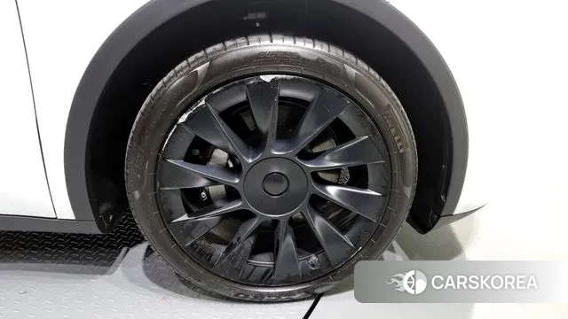 Tesla Model Y id 3232546 из Кореи 15