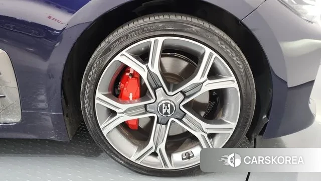 Kia Stinger id 3562993 из Кореи 15