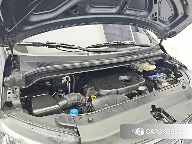 Hyundai The New Grand Starex id 4943427 из Кореи 13