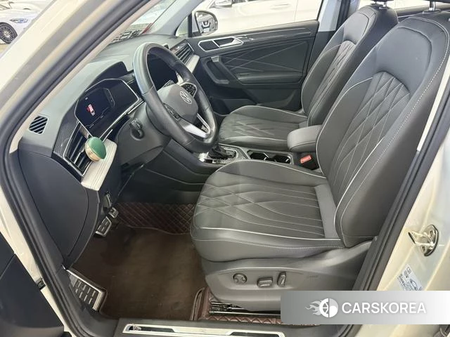 Volkswagen Tiguan L 2022 Шампань из Китая, фото 6