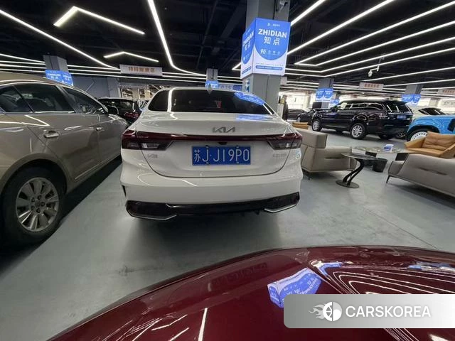 Kia K3 2023 Белый из Китая, фото 5