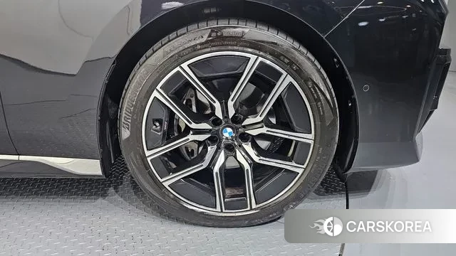 BMW 7 Series (G70) id 3750867 из Кореи 15