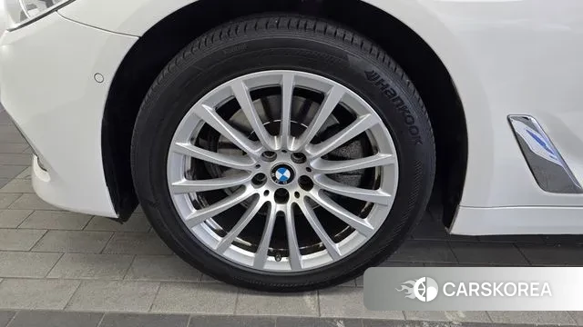 BMW 5 Series (G30) id 3504931 из Кореи 15