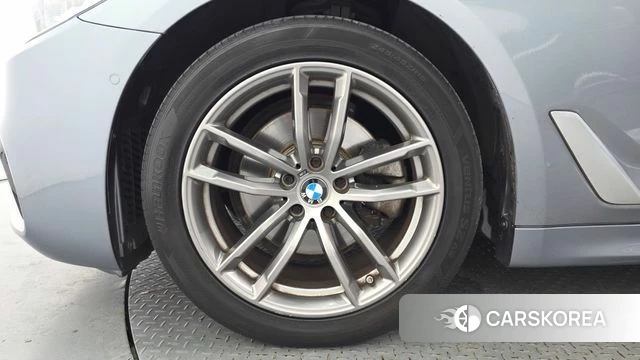 BMW 5 Series (G30) id 4689537 из Кореи 15