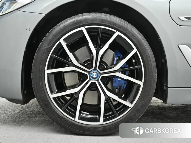 BMW 5 Series (G30) 2023 Серый из Кореи, фото 5