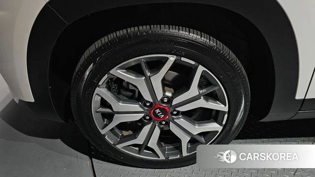 Kia Seltos id 4225054 из Кореи 26