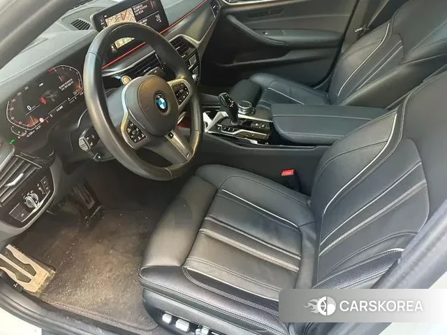 BMW 5 Series (G30) 2022 Белый из Кореи, фото 5