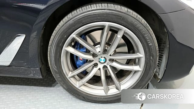 BMW 5 Series (G30) id 3845945 из Кореи 15