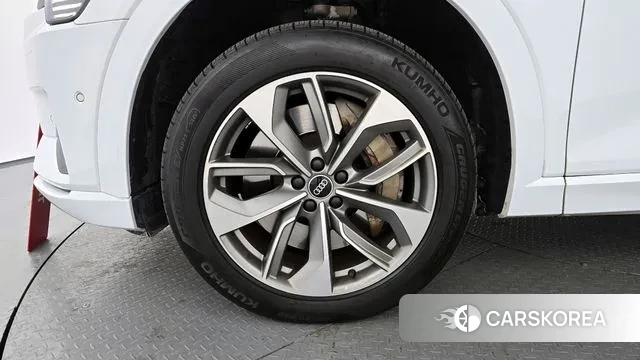 Audi e-Tron id 3640195 из Кореи 15