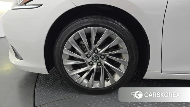 Lexus ES300h 7th generation id 4835182 из Кореи 27
