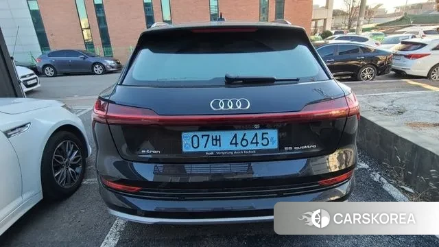 Audi e-Tron 2021 Черный из Кореи, фото 6