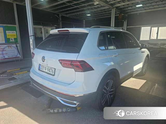 Volkswagen Tiguan second Generation 2022 Белый из Кореи, фото 5