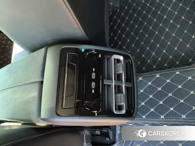Volkswagen Tiguan L id 4278975 из Китая 12